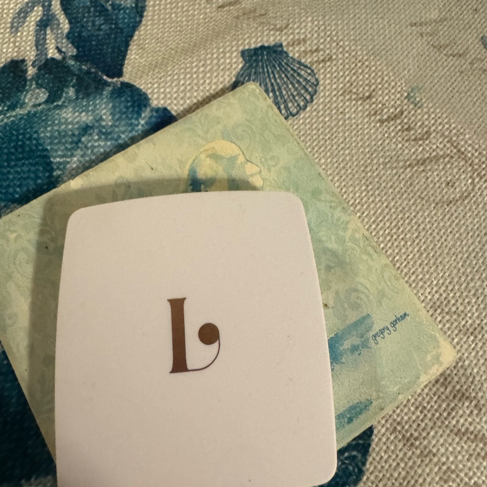 Laqene eyeshadow